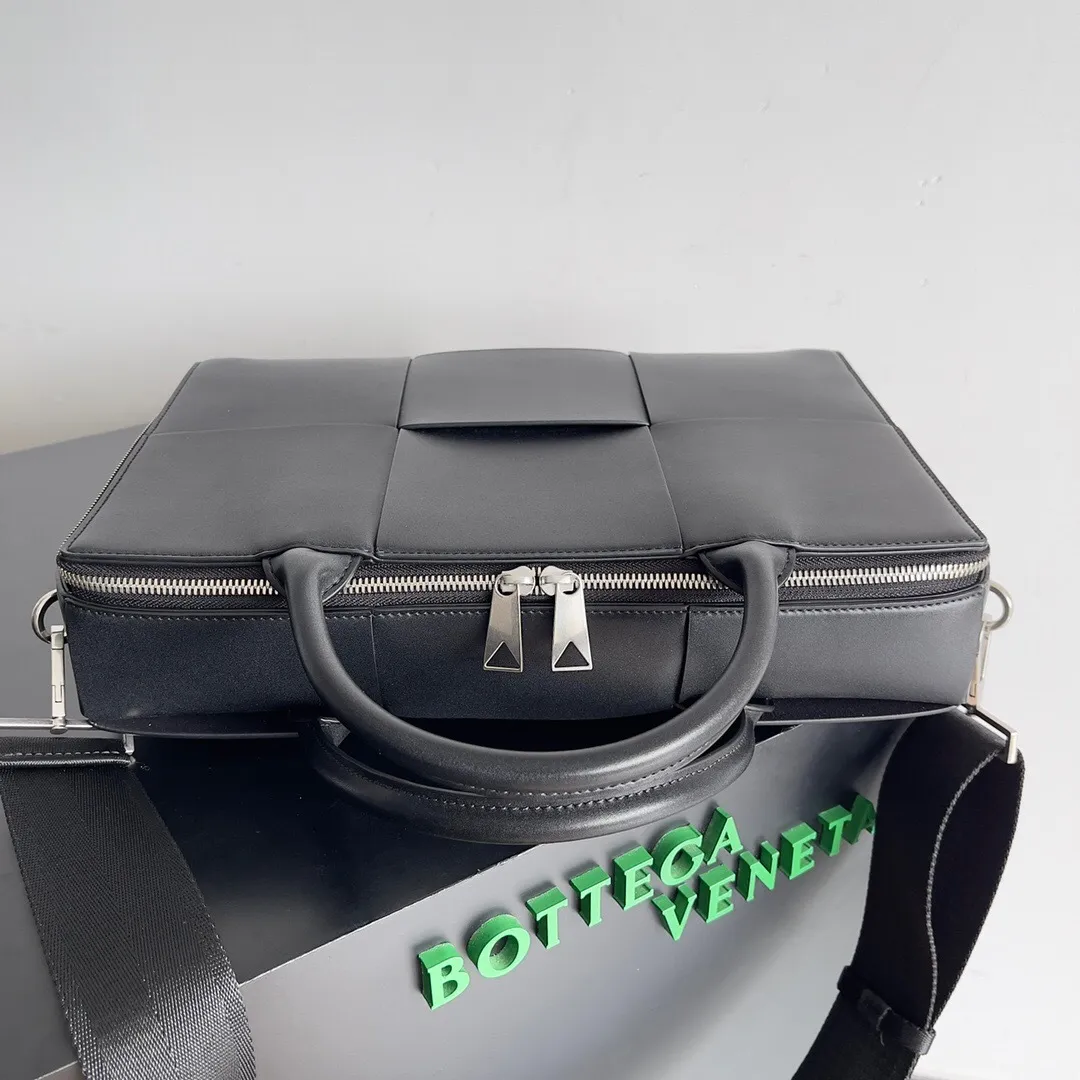 All categories 💚 Authentic bags 💚 BV 2025 new Bottega Veneta large plaid woven men's briefcase